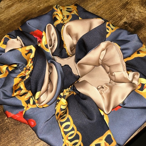 Luxury Chain Print Bonnet – Adult Size | Silk Lined - Picture 3 of 3
